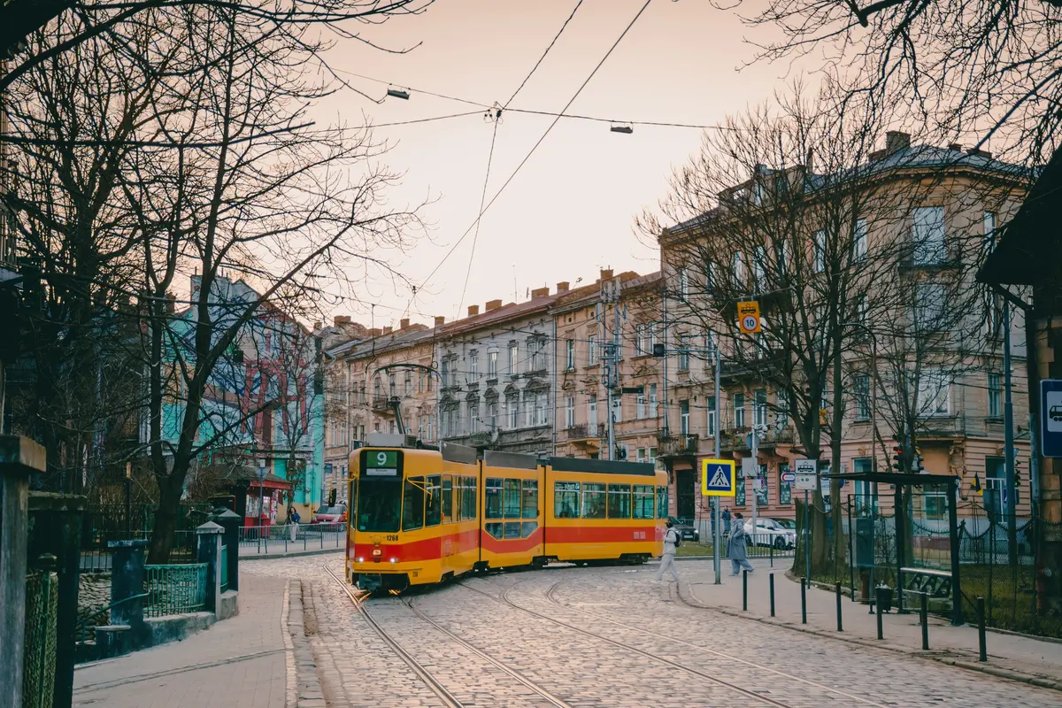 У Львівелектротранс розповіли, де шукати низькопідлогові трамваї та тролейбуси