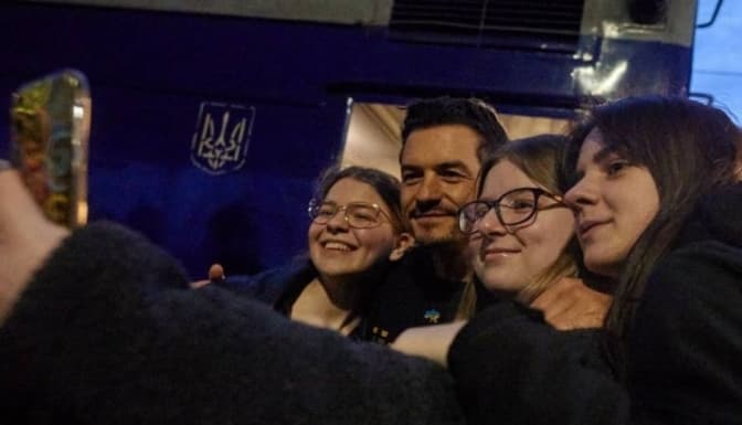 Орландо Блум перед від’їздом з Києва прогулявся вокзалом