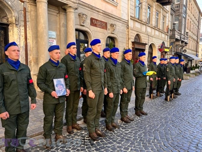 У Львові попрощались із загиблим Героєм Володимиром Іванюком