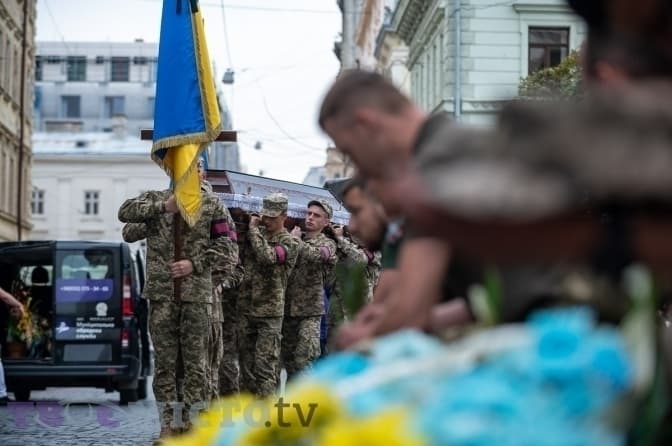 Завтра у Львові попрощаються з трьома Героями, які загинули на війні. Що про них відомо