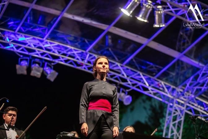 Фото зі сторінки Оксани Линів у Фейсбуці