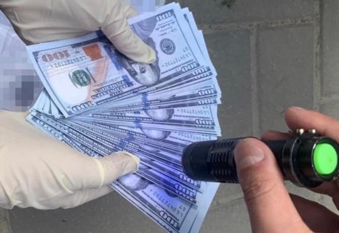 У Львові чоловік за 7 тисяч доларів переправляв ухилянтів за кордон