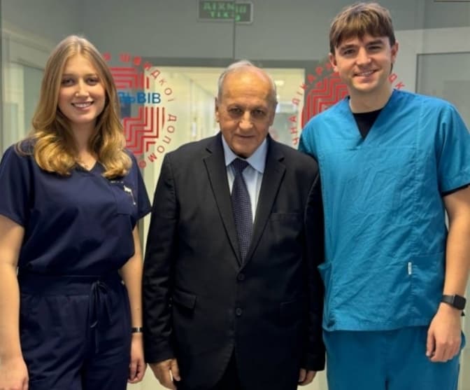 У Львові найстаршому пацієнту успішно пересадили нирку. Чоловікові 76 років