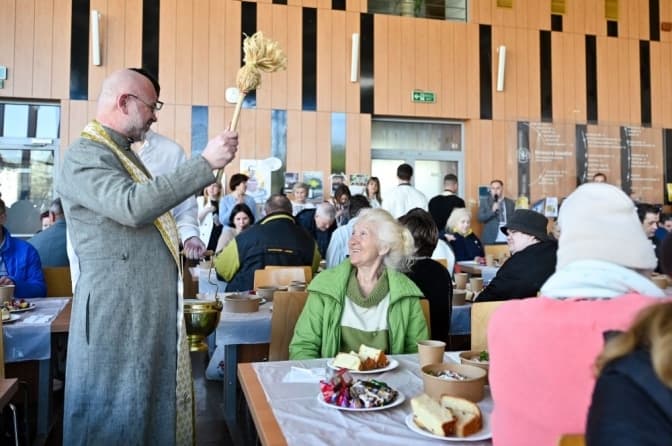 У Львові організували Великодні сніданки для потребуючих