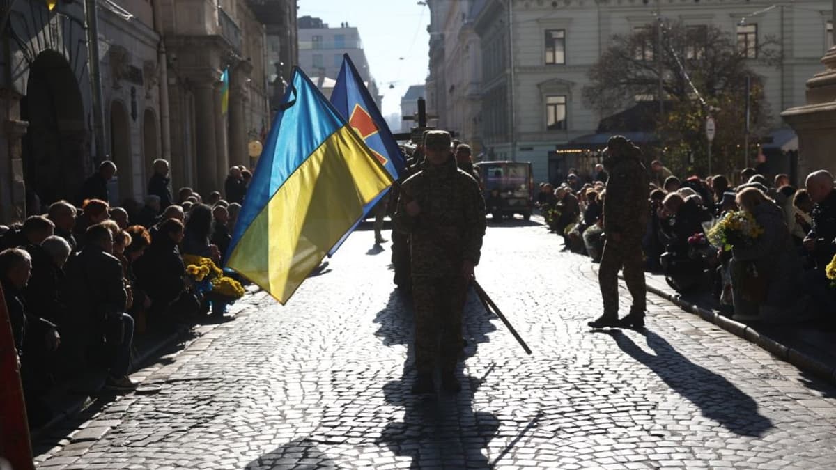 Завтра Львів попрощається з трьома захисниками України