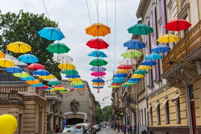 Культурний центр на Гнатюка, найкраща книга BookForum та історія вулиці Коперника. Головне за добу