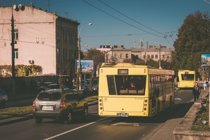 Чому у Львові мають бути смуги для громадського транспорту