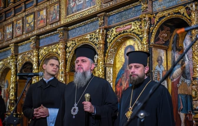 Митрополит Епіфаній освятив відреставрований іконостас з храму на Львівщині