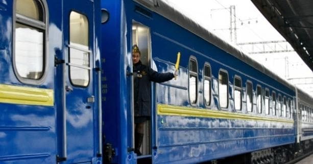 Укрзалізниця в експериментальному режимі відновлює потяг із Чернівців до Львова