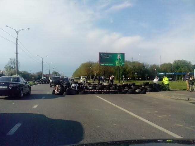 Блокпости на виїздах зі Львова встановили, щоб запобігти провокаціям 1 і 9 травня