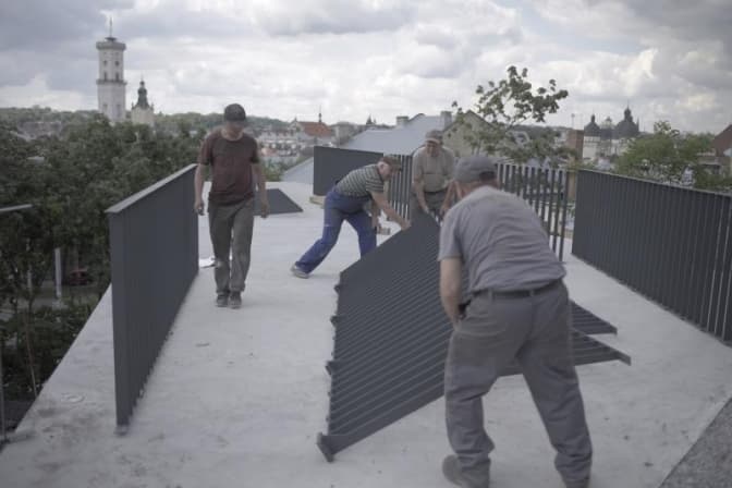 У Львові завершують будівництво першої частини Меморіалу Героїв Небесної Сотні. Фото