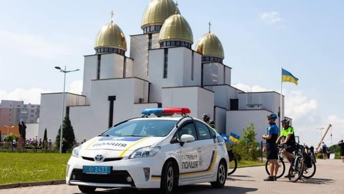 На Великдень поліція працюватиме в посиленому режимі поблизу храмів