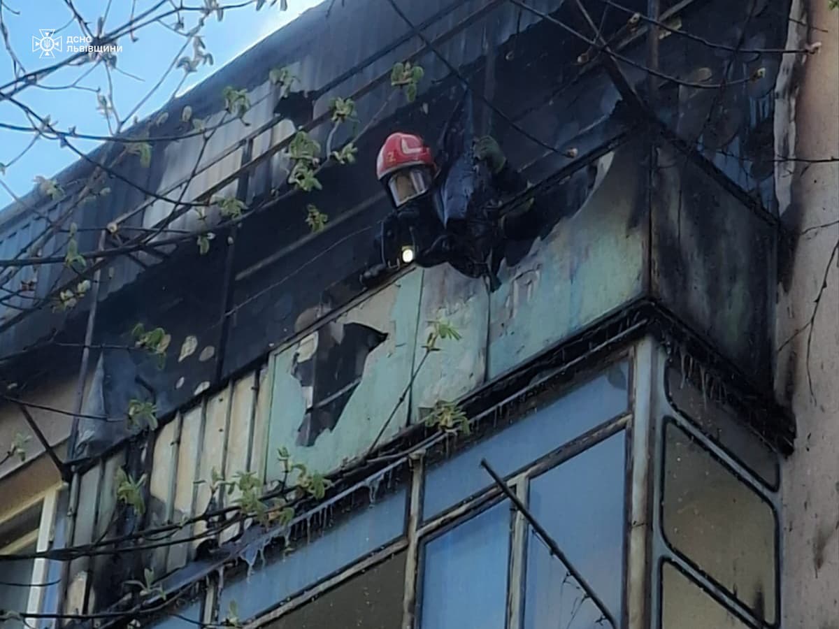 У Львові хлопчик грався запальничкою на балконі і спричинив пожежу
