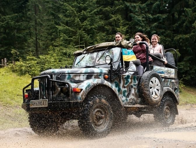 Зеленського просять врегулювати джипінг в Карпатах