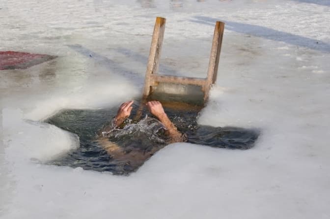 Мешканцям Львівщини рекомендують утриматися від купання на Водохреще