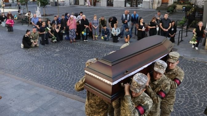 Завтра Львів попрощається із двома захисниками України