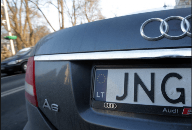 Авто на литовських «бляхах» можуть конфісковувати на кордоні