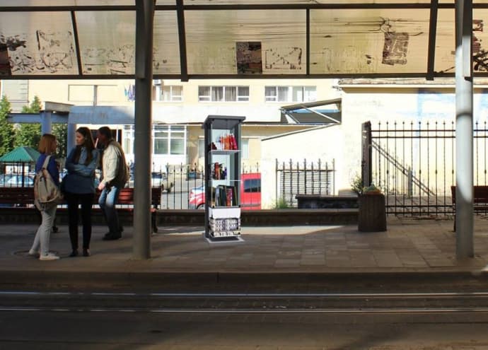 Перша полиця для книг у Львові буде на зупинці «Русалка Дністрова»