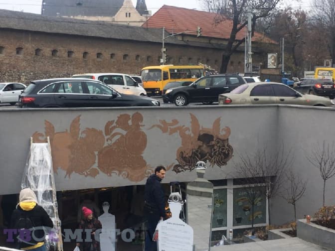 У переході на площі Митній більше нічим не торгуватимуть