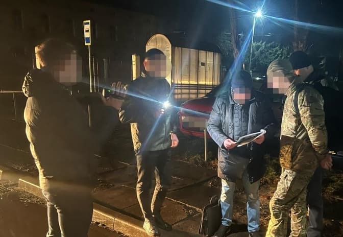 Правоохоронця затримали на хабарі на Львівщині. Він обіцяв чоловіку ухилення від мобілізації