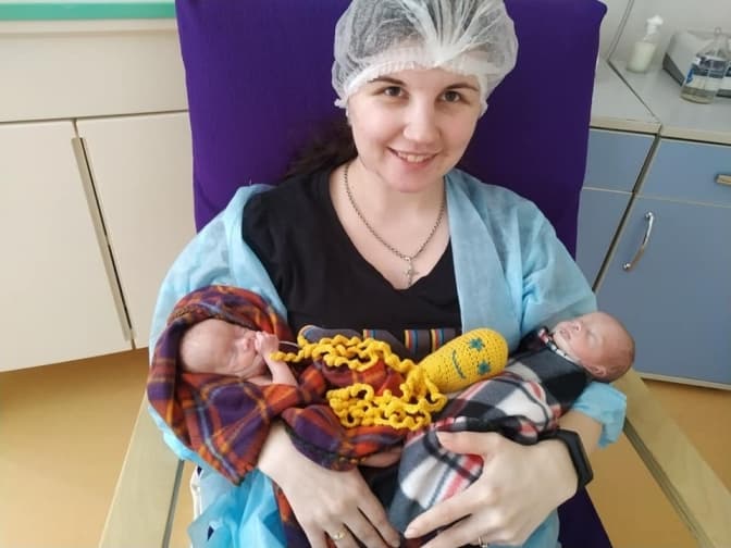 У Львові виходили двійню, яка була у комі на штучній вентиляції легень