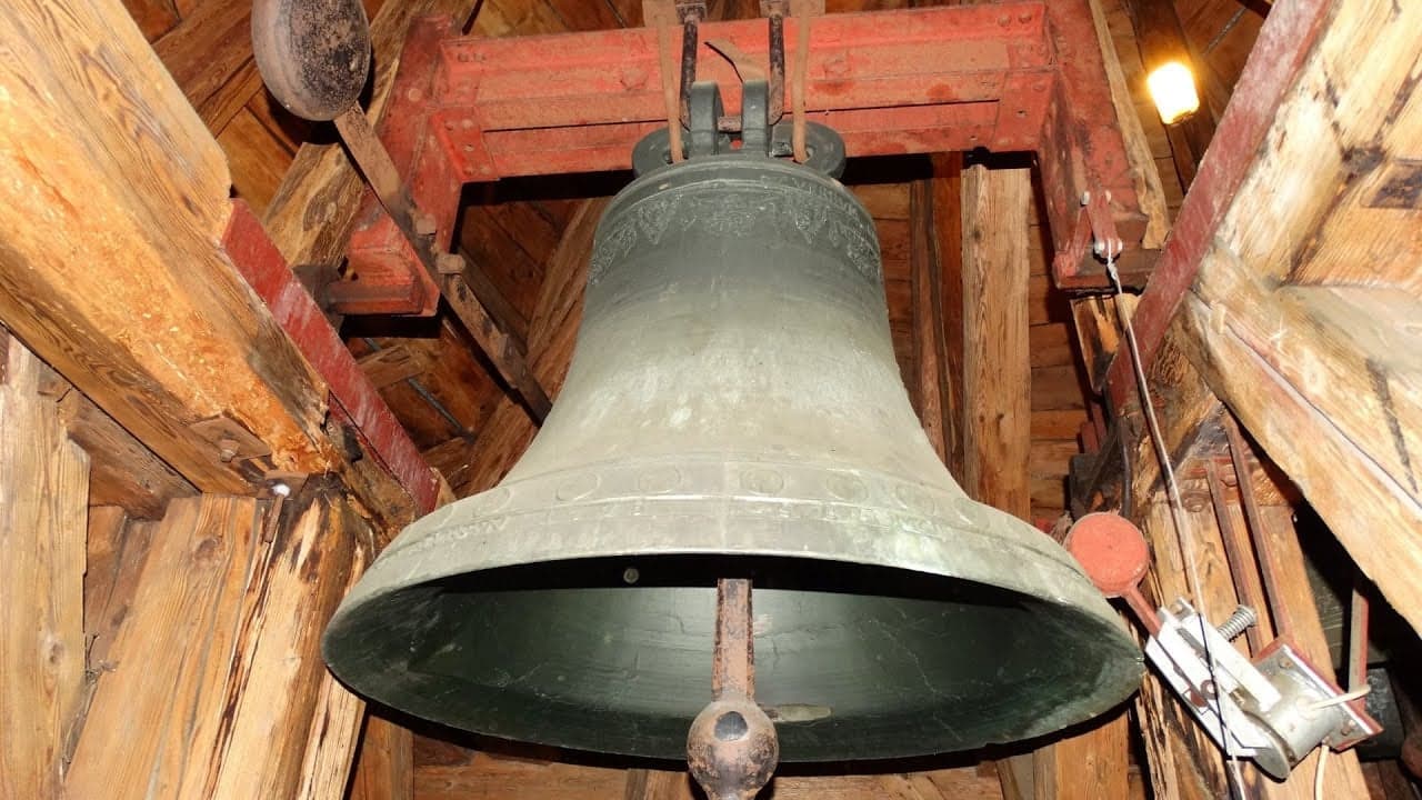 На фото: Загальний вигляд бронзового дзвону