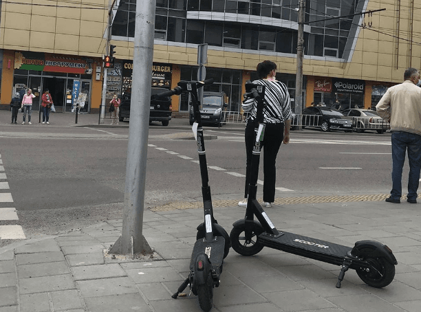 Оминути затори. Як у Львові запрацював шерінг електросамокатів