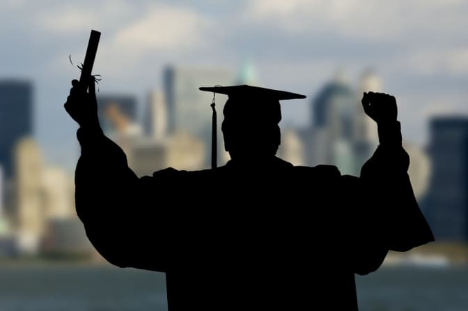 МОН прогнозує «обернену конкуренцію»: у 2029 році до вишів вступатимуть лише близько 15 тисяч випускників