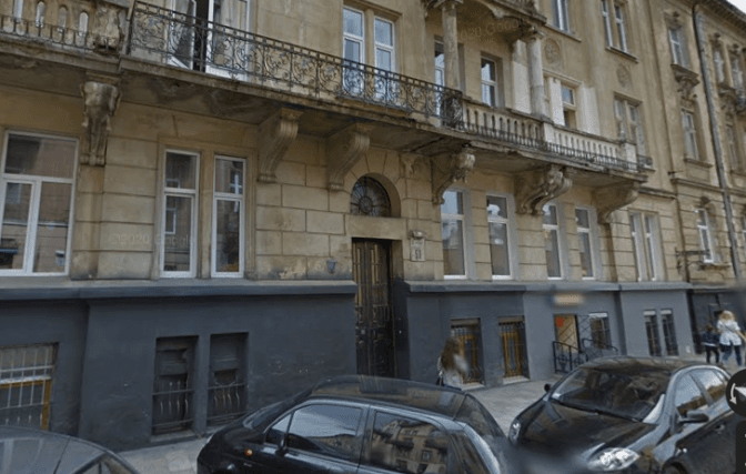 У Львові підприємця оштрафували на 170 тисяч за вибиті двері у пам’ятці архітектури