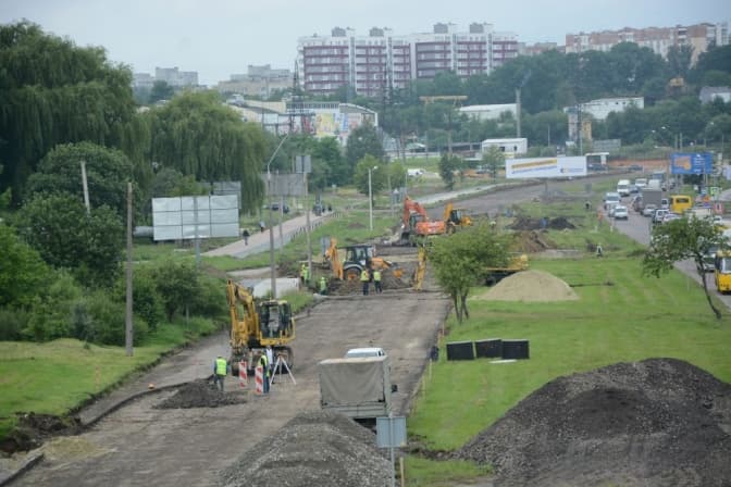 Як у Львові ремонтують вулицю Хуторівку. Фото