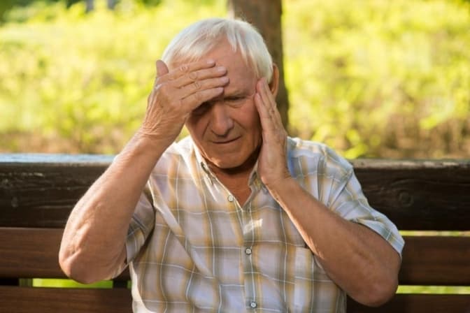 Інсульт: як розпізнати та як надати першу медичну допомогу