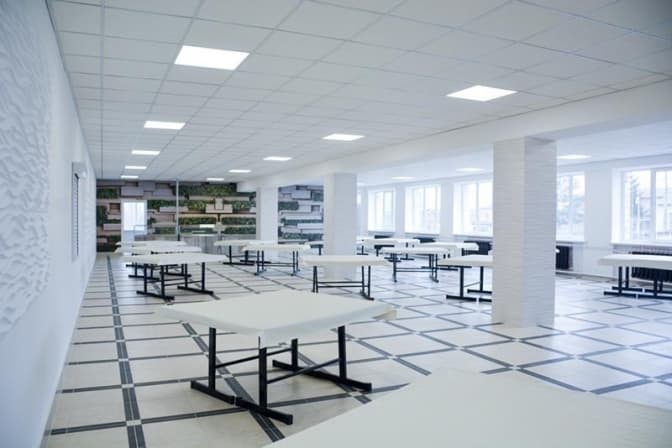 У Львові діти померлих внаслідок Covid-19 медиків безкоштовного харчуватимуться у школах