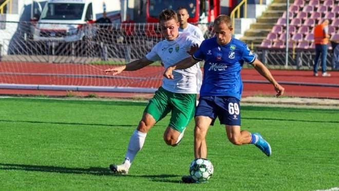 «Карпати» розгромили черкаське «Дніпро»