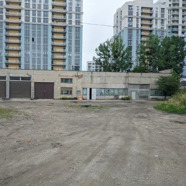 У Львові за 37 млн грн продають склади видавництва «Вільна Україна»