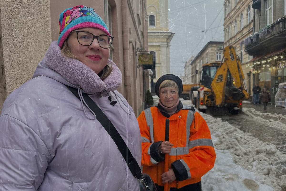 «Трішечки терпіння, і то ся зробе». Як прибирають взимку центр Львова