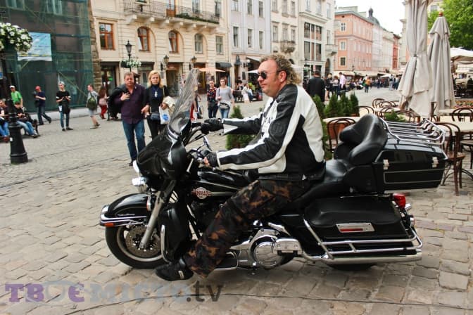 Львів’яни та їх транспорт: легендарний Harley Davidson