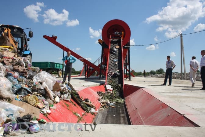 Як працює перша державна сортувальна станція на Львівщині
