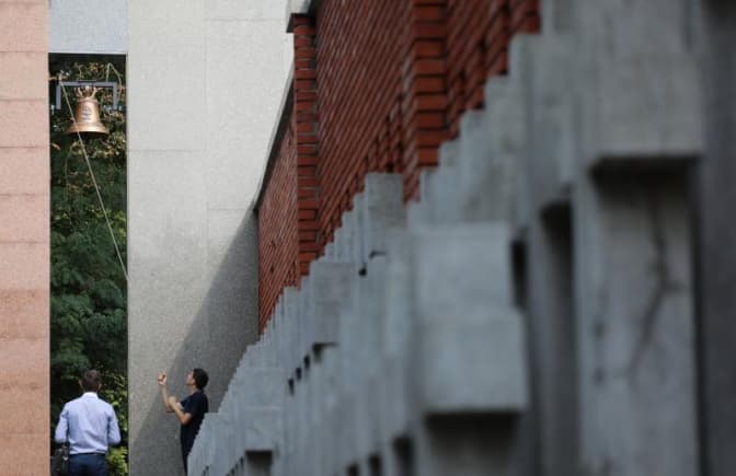 На Янівському цвинтарі у Львові відкрили «Дзвін Пам’яті». Фото