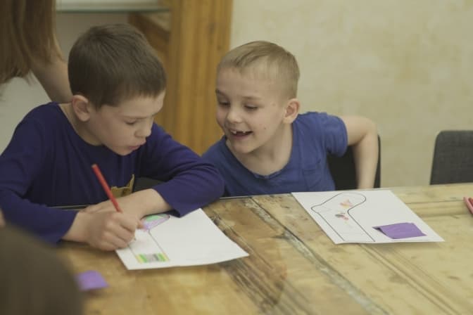 Dodo Socks та Благодійний фонд Рідні запустили набір шкарпеток, дизайн яких розробили діти