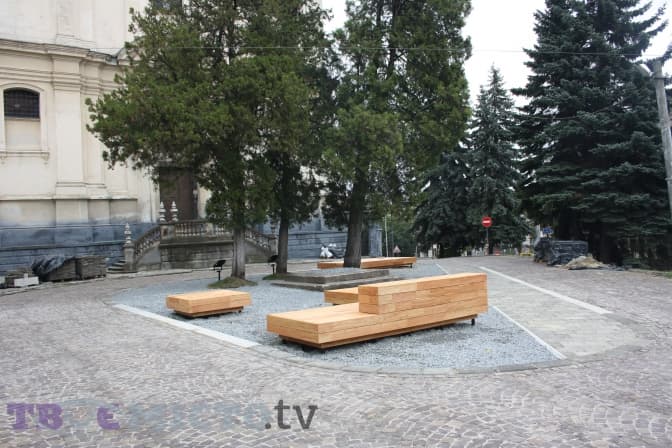 Біля Органного залу у Львові облаштували громадський простір. Фото