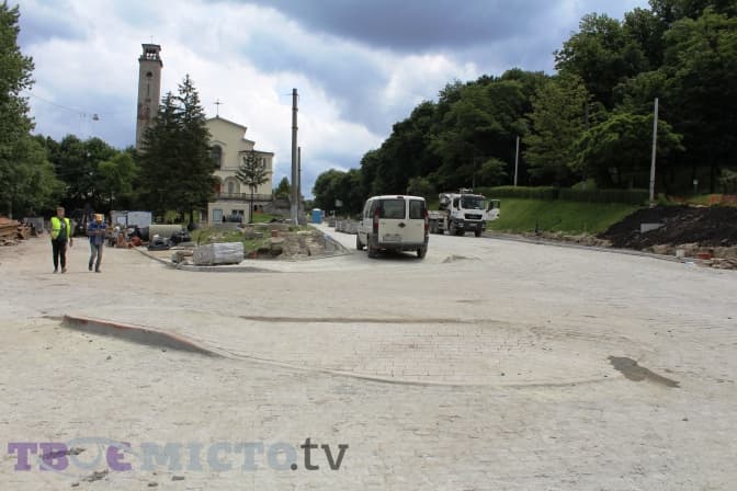 У Львові відкрили для проїзду вулицю Долішню