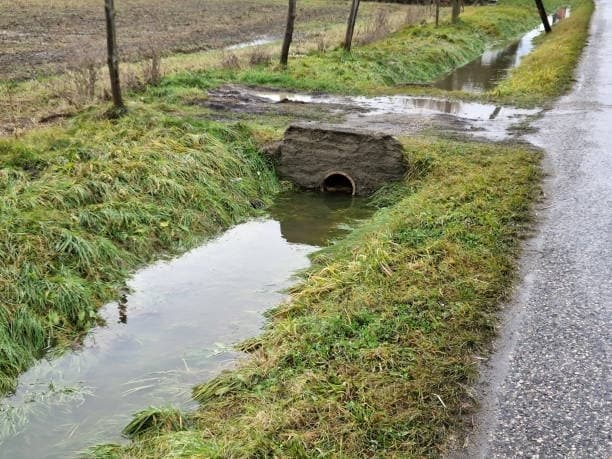 На Львівщині у канаві знайшли тіло 45-річного чоловіка