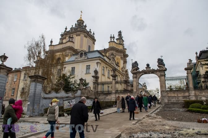 Христос Воскрес! Глави Церков привітали українців зі святом Христового Воскресіння