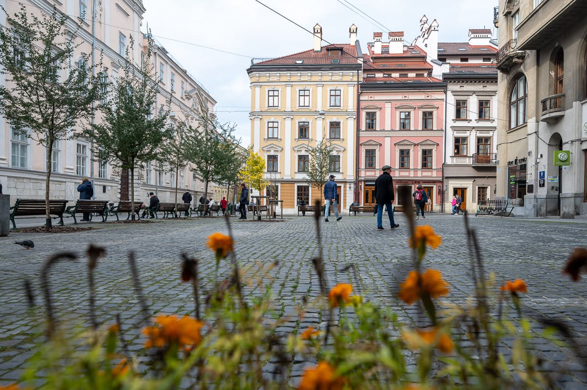 Воїни-ангели, які оберігають родини з неба. Історія найновішої площі у Львові