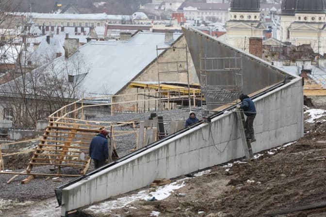 Як будують Меморіал Небесної сотні у Львові. Фото