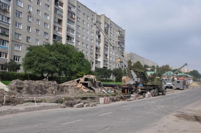 У Шевченківському районі Львова міняють магістральну тепломережу