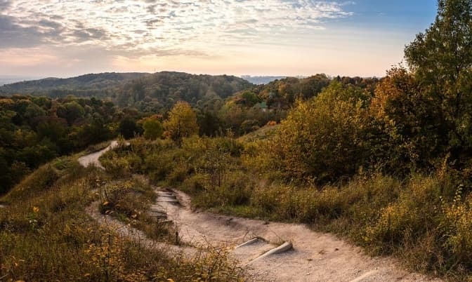 Від парків до замків: найкращі маршрути для весняних подорожей у Львові та за містом