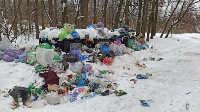 У Львові виникли проблеми із вивезенням сміття. Фотофакт