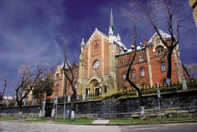 У Львові ремонтуватимуть дах костелу, якому майже півтора століття