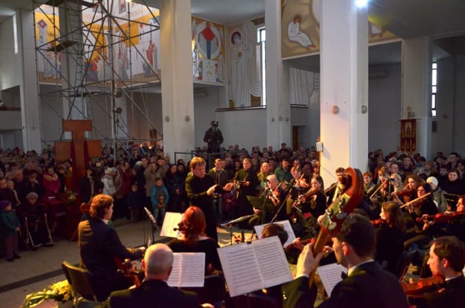 У Львові відбувся концерт-містерія «Страсті Христові». Відео